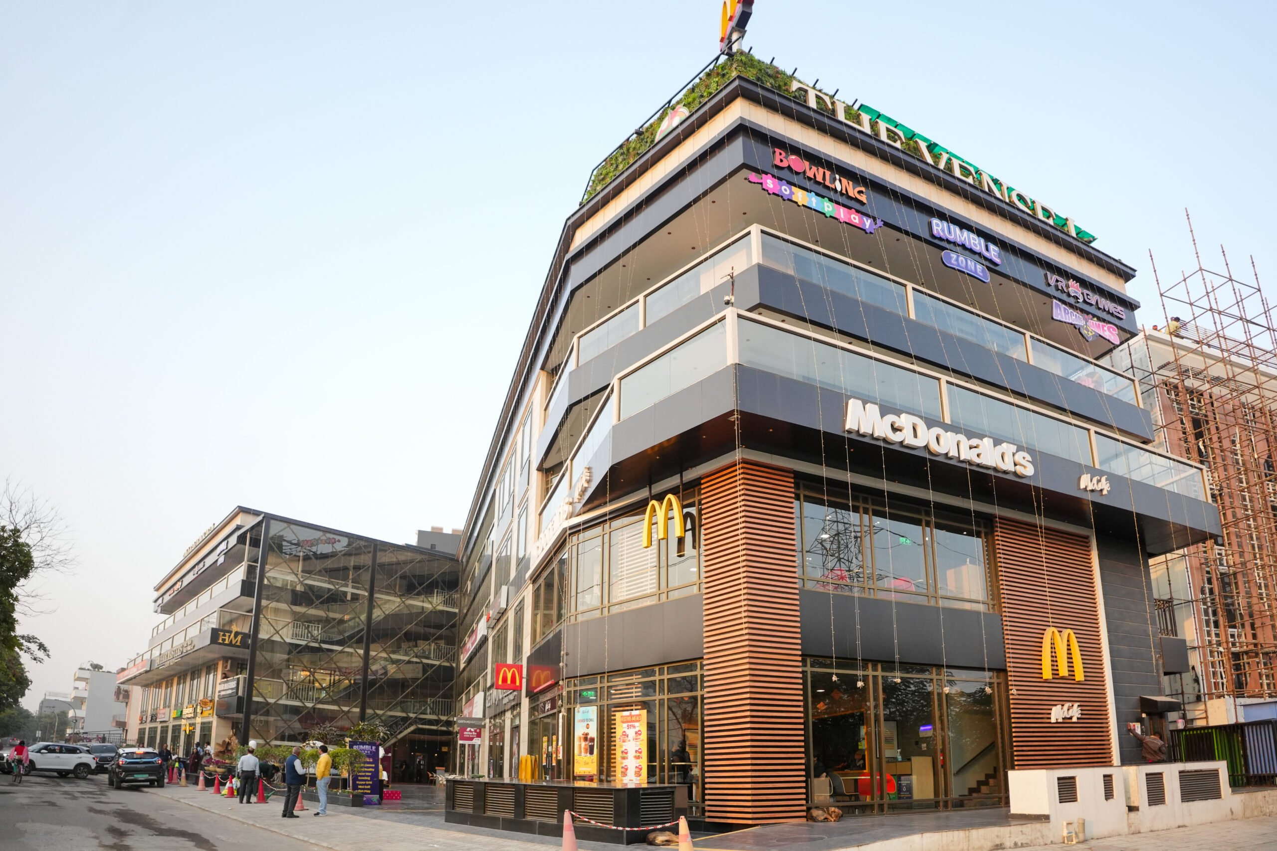 Top Reasons to Visit The Vensej Mall on Golf Course Extension Road